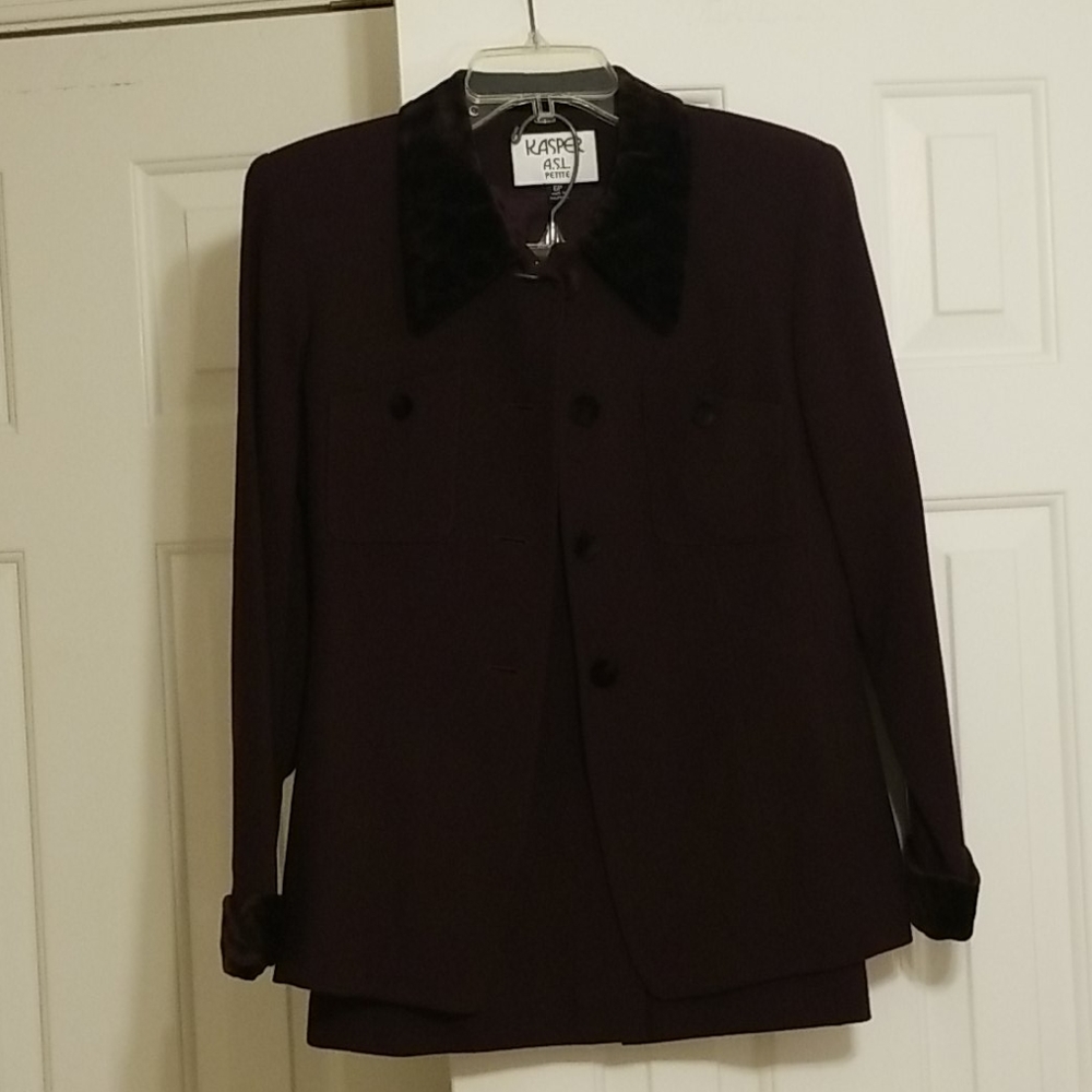 Kasper Suit